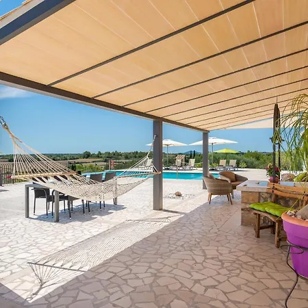 Son Vador Villa